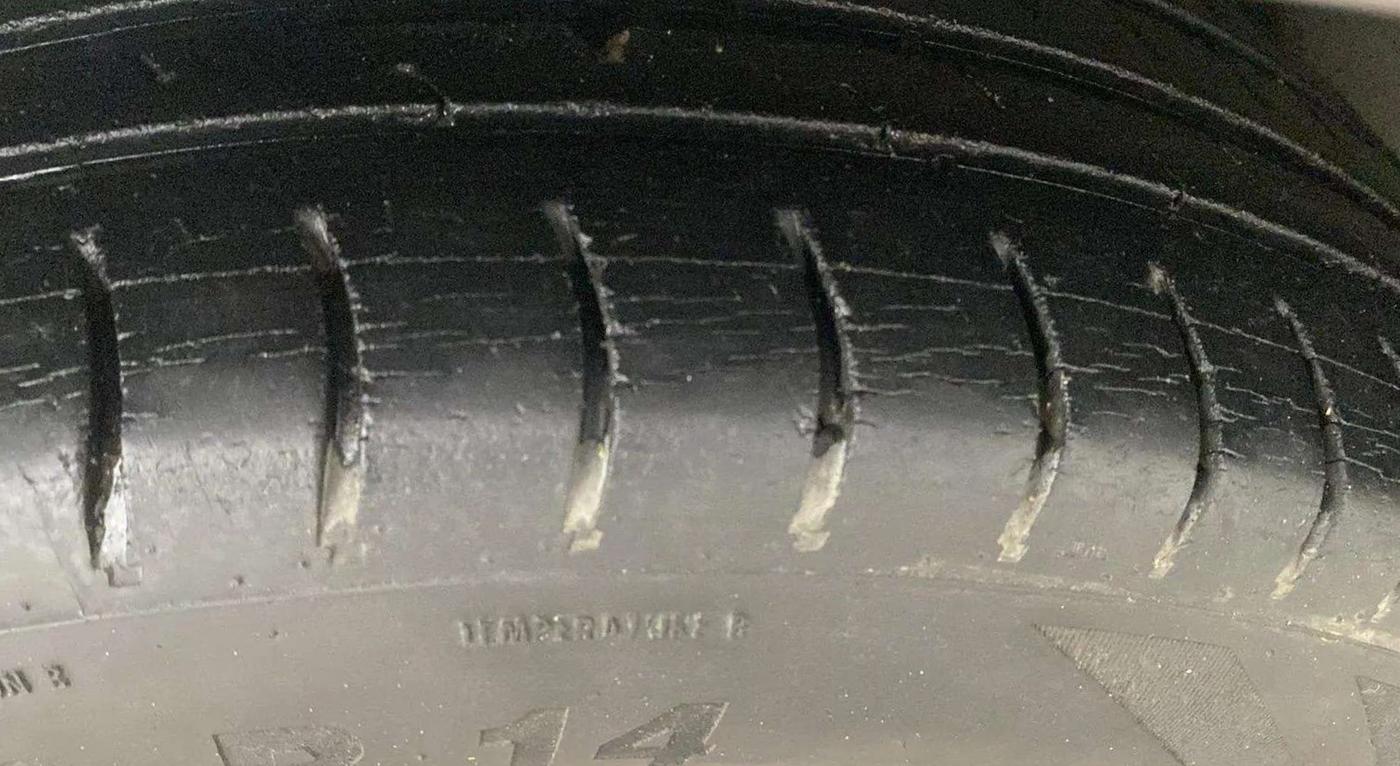 2016 Maruti Celerio VXI, Petrol, Manual, 66,847 km, Left Front Tyre Tread