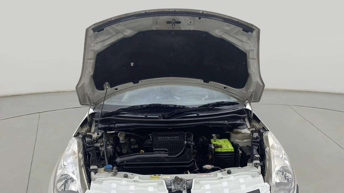 2017 Maruti Swift VXI O, Petrol, Manual, 62,875 km, Open Bonet