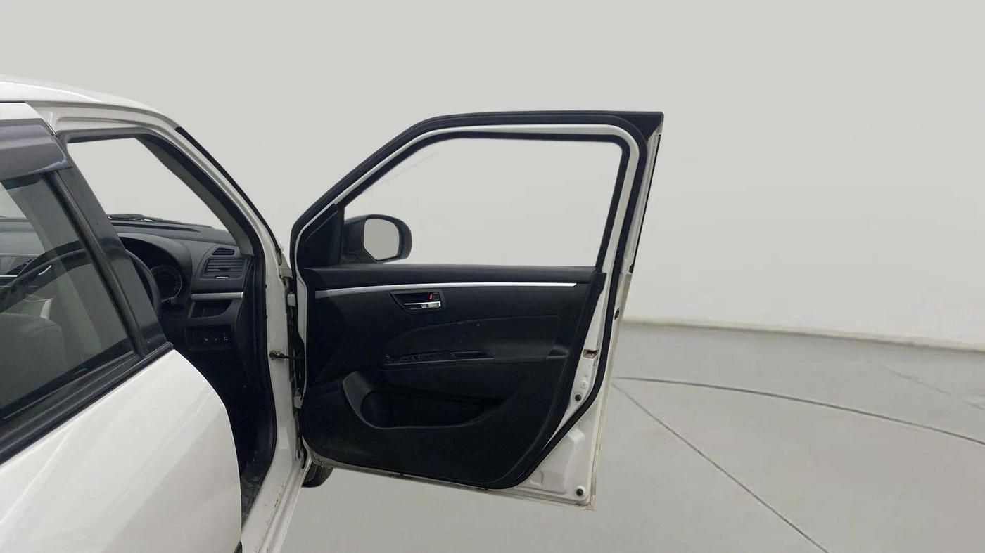 2017 Maruti Swift VXI O, Petrol, Manual, 62,875 km, RHS Front Door