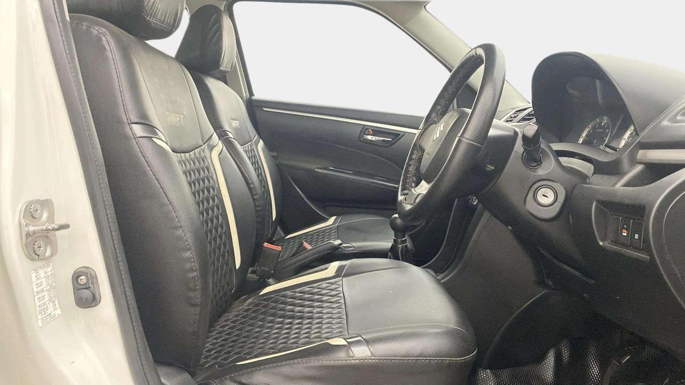 2017 Maruti Swift VXI O, Petrol, Manual, 62,875 km, Right Side Front Door Cabin