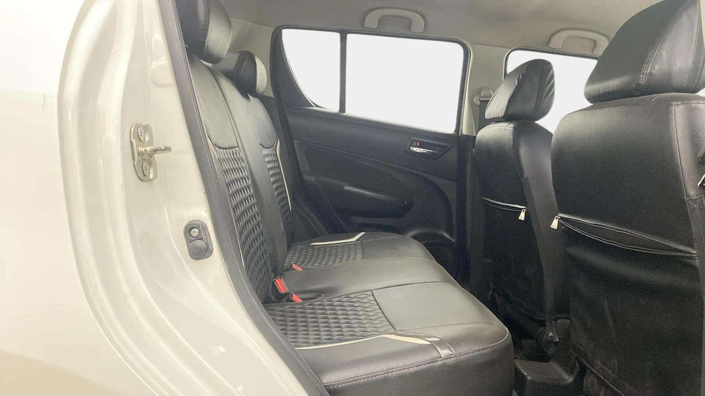 2017 Maruti Swift VXI O, Petrol, Manual, 62,875 km, Right Side Rear Door Cabin