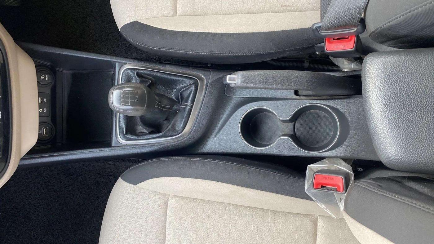 2018 Hyundai Verna 1.6 VTVT SX, Petrol, Manual, 20,625 km, Gear Lever