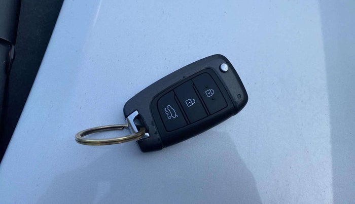 2018 Hyundai Verna 1.6 VTVT SX, Petrol, Manual, 20,625 km, Key Close Up