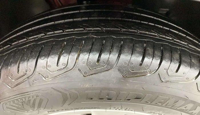 2022 Skoda KUSHAQ AMBITION 1.0L TSI AT, Petrol, Automatic, 21,733 km, Right Front Tyre Tread