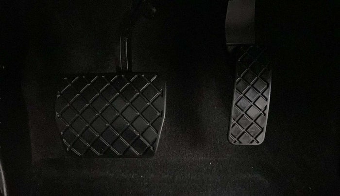 2022 Skoda KUSHAQ AMBITION 1.0L TSI AT, Petrol, Automatic, 21,733 km, Pedals