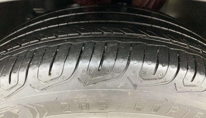 2022 Skoda KUSHAQ AMBITION 1.0L TSI AT, Petrol, Automatic, 21,733 km, Left Front Tyre Tread