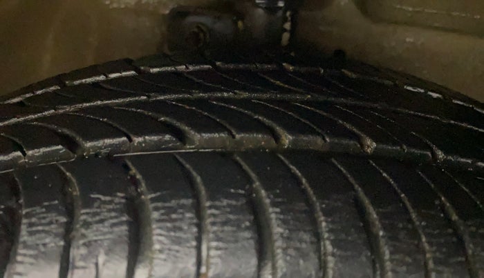 2016 Maruti Celerio ZXI AMT, Petrol, Automatic, 7,591 km, Right Front Tyre Tread