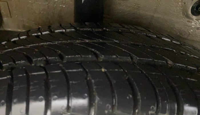 2016 Maruti Celerio ZXI AMT, Petrol, Automatic, 7,591 km, Right Rear Tyre Tread