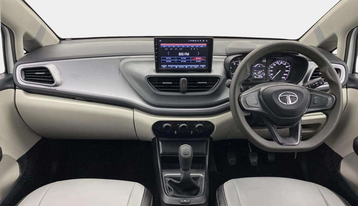 2022 Tata ALTROZ XE DIESEL, Diesel, Manual, 9,325 km, Dashboard