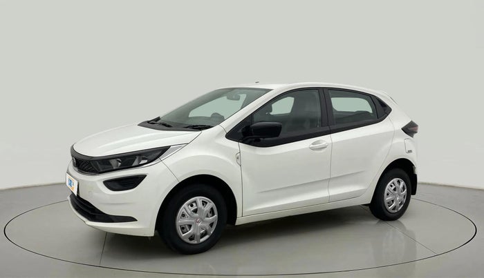 2022 Tata ALTROZ XE DIESEL, Diesel, Manual, 9,325 km, Left Front Diagonal