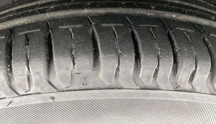 2022 Tata ALTROZ XE DIESEL, Diesel, Manual, 9,325 km, Left Front Tyre Tread