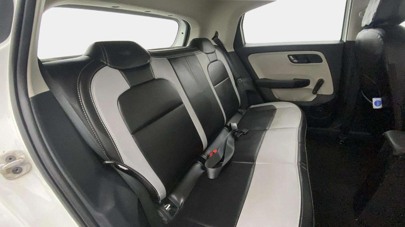 2022 Tata ALTROZ XE DIESEL, Diesel, Manual, 9,325 km, Right Side Rear Door Cabin