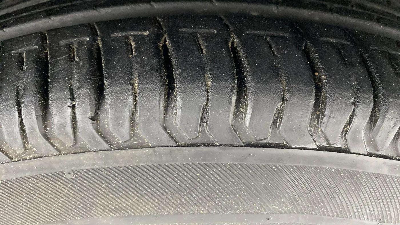2022 Tata ALTROZ XE DIESEL, Diesel, Manual, 9,325 km, Right Front Tyre Tread