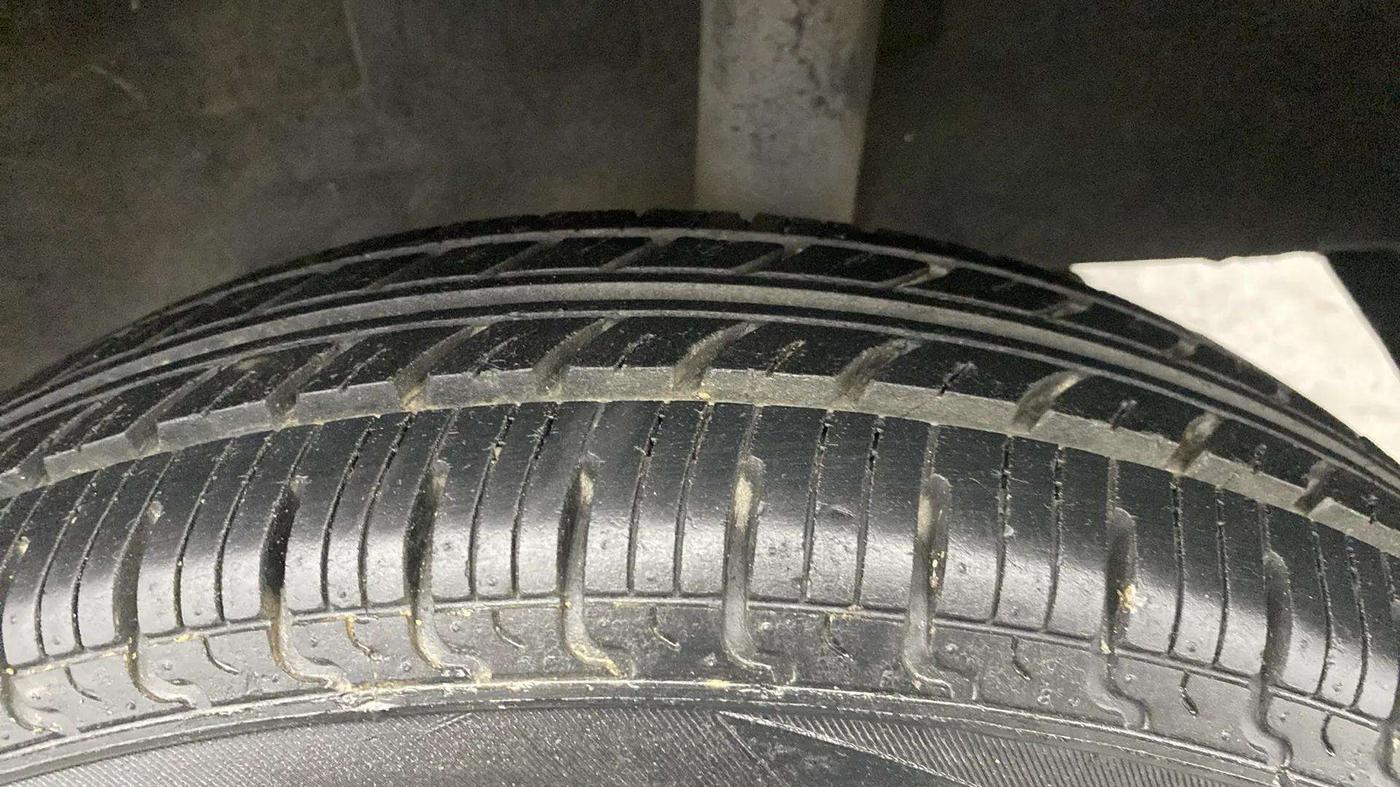 2018 Datsun Redi Go S 1.0 AMT, Petrol, Automatic, 24,963 km, Left Rear Tyre Tread