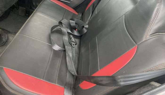 2018 Datsun Redi Go S 1.0 AMT, Petrol, Automatic, 24,963 km, Second-row left seat - Belt buckle not working