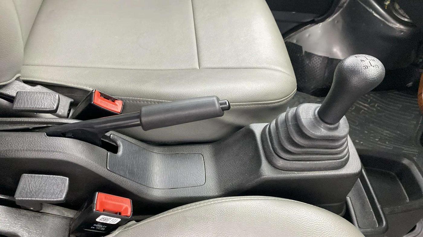 2022 Maruti Eeco 5 STR AC, Petrol, Manual, 7,499 km, Gear Lever