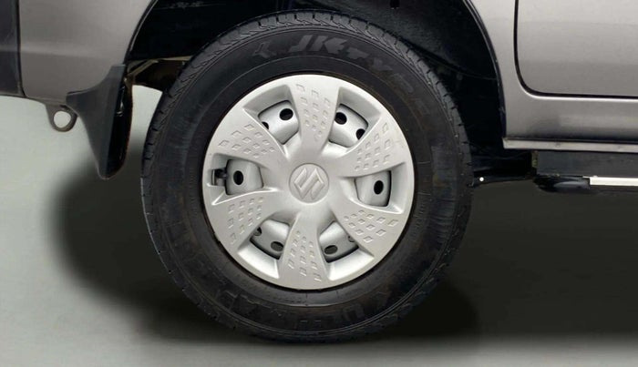 2022 Maruti Eeco 5 STR AC, Petrol, Manual, 7,431 km, Right Rear Wheel