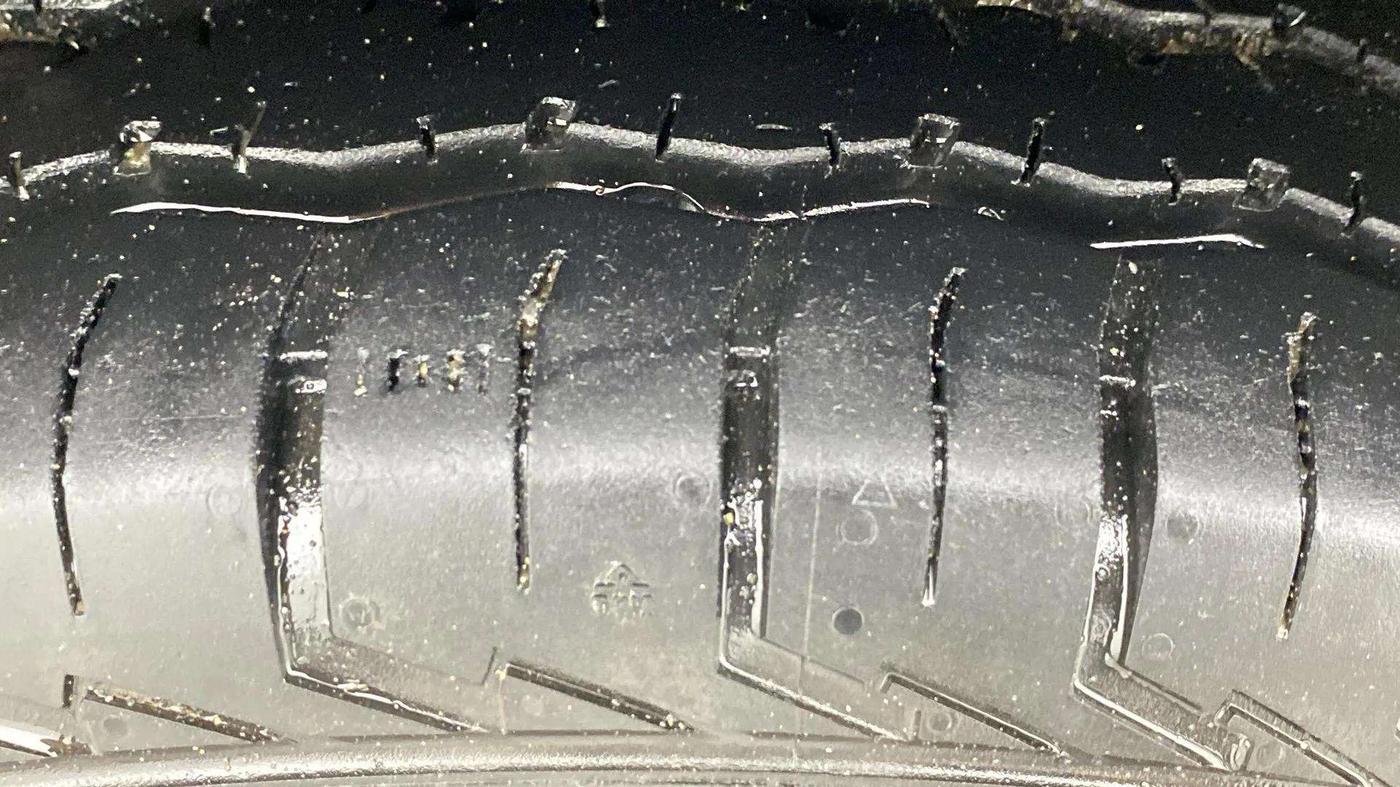 2022 Maruti Eeco 5 STR AC, Petrol, Manual, 7,499 km, Left Front Tyre Tread