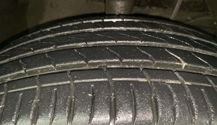2023 Maruti BREZZA ZXI + SMART HYBRID DUAL TONE, Petrol, Manual, 8,434 km, Right Front Tyre Tread
