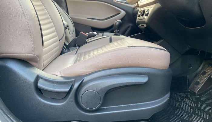 2020 Hyundai Elite i20 SPORTZ PLUS 1.2, Petrol, Manual, 52,724 km, Driver Side Adjustment Panel
