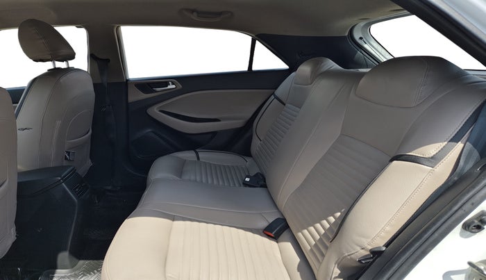 2020 Hyundai Elite i20 SPORTZ PLUS 1.2, Petrol, Manual, 52,724 km, Right Side Rear Door Cabin