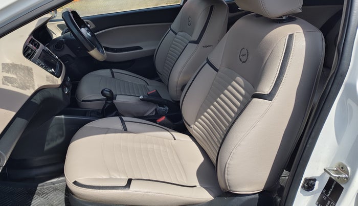 2020 Hyundai Elite i20 SPORTZ PLUS 1.2, Petrol, Manual, 52,724 km, Right Side Front Door Cabin