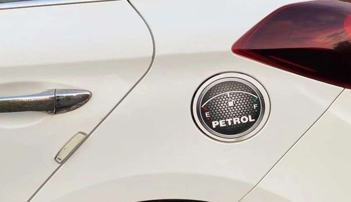 2020 Hyundai Elite i20 SPORTZ PLUS 1.2, Petrol, Manual, 52,724 km, Right quarter panel - Minor scratches