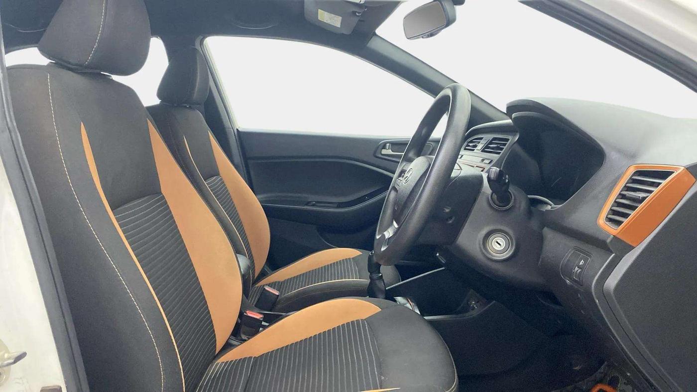 2018 Hyundai i20 Active 1.2 S, Petrol, Manual, 61,390 km, Right Side Front Door Cabin