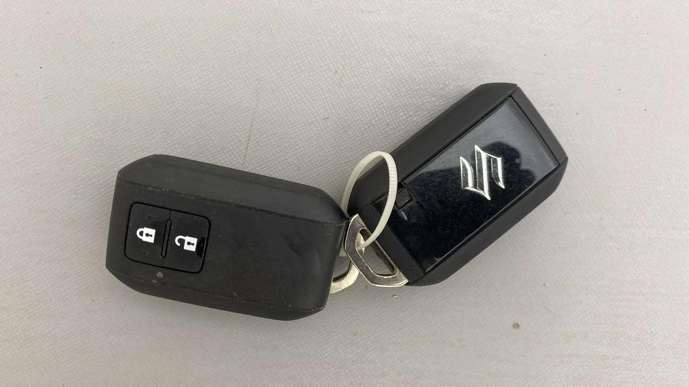 2020 Maruti Baleno ZETA PETROL 1.2, Petrol, Manual, 36,910 km, Key Close Up