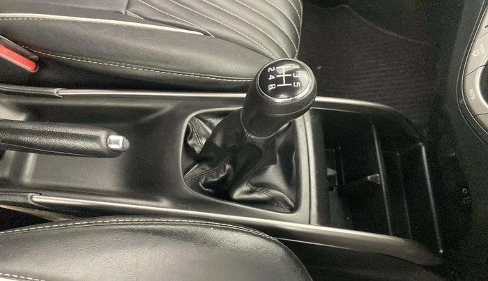 2020 Maruti Baleno ZETA PETROL 1.2, Petrol, Manual, 36,910 km, Gear Lever