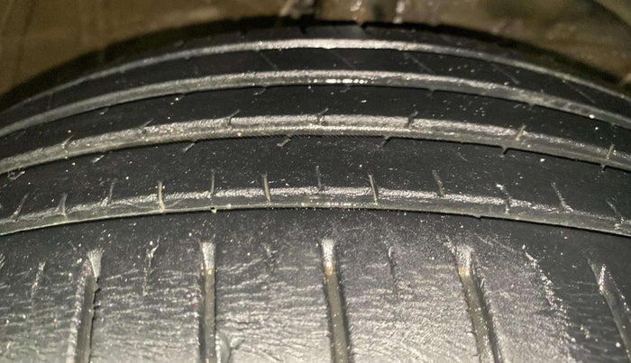 2020 Maruti Baleno ZETA PETROL 1.2, Petrol, Manual, 36,910 km, Right Front Tyre Tread