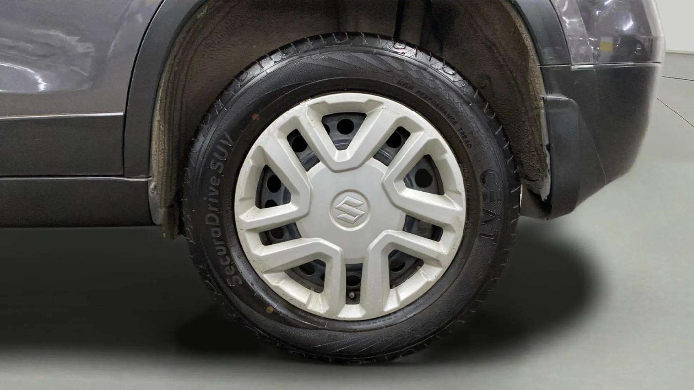 2018 Maruti Vitara Brezza VDI, Diesel, Manual, 24,901 km, Left Rear Wheel