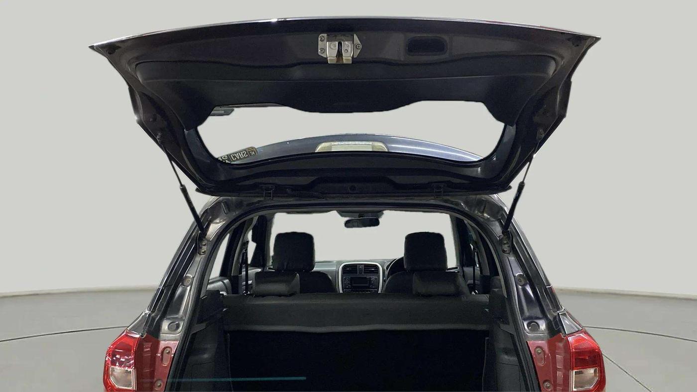 2018 Maruti Vitara Brezza VDI, Diesel, Manual, 24,901 km, Boot Door Open