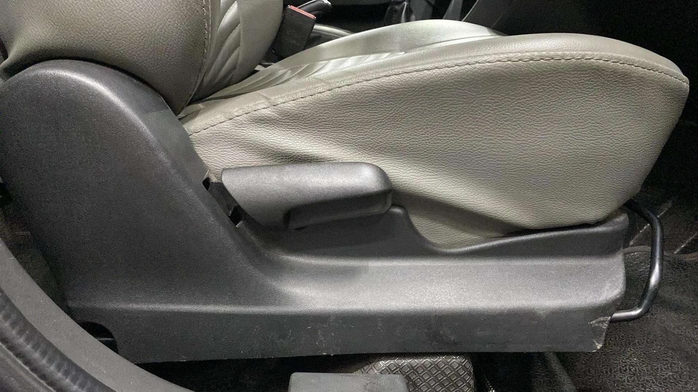 2018 Maruti Vitara Brezza VDI, Diesel, Manual, 24,901 km, Driver Side Adjustment Panel