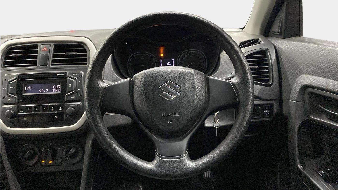 2018 Maruti Vitara Brezza VDI, Diesel, Manual, 24,901 km, Steering Wheel Close Up