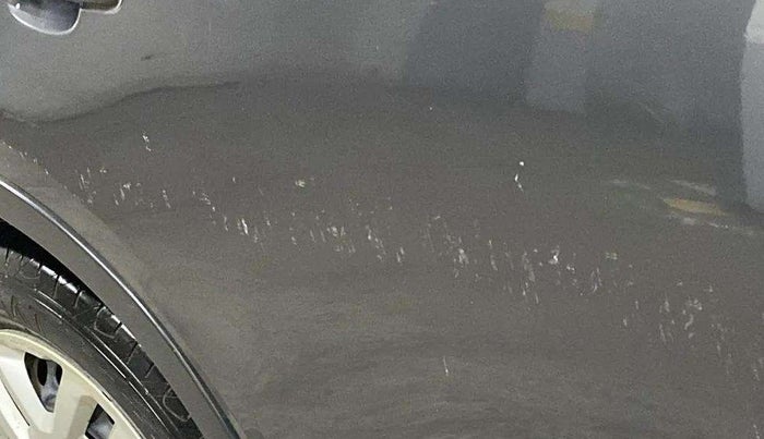 2018 Maruti Vitara Brezza VDI, Diesel, Manual, 24,765 km, Right rear door - Minor scratches
