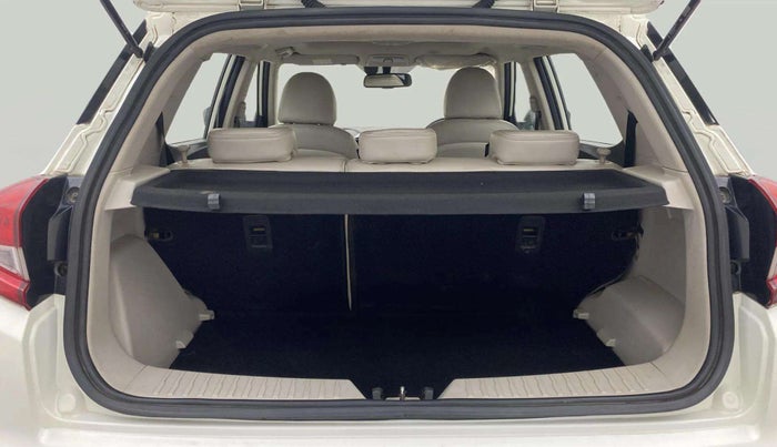 2022 Mahindra XUV300 W8 (O) 1.2 PETROL AMT, Petrol, Automatic, 41,723 km, Boot Open Zoomed View