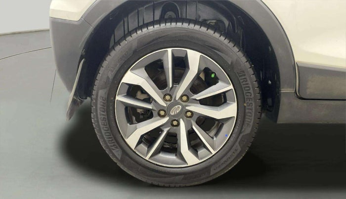 2022 Mahindra XUV300 W8 (O) 1.2 PETROL AMT, Petrol, Automatic, 41,723 km, Right Rear Wheel