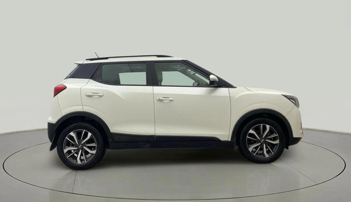 2022 Mahindra XUV300 W8 (O) 1.2 PETROL AMT, Petrol, Automatic, 41,723 km, Right Side View