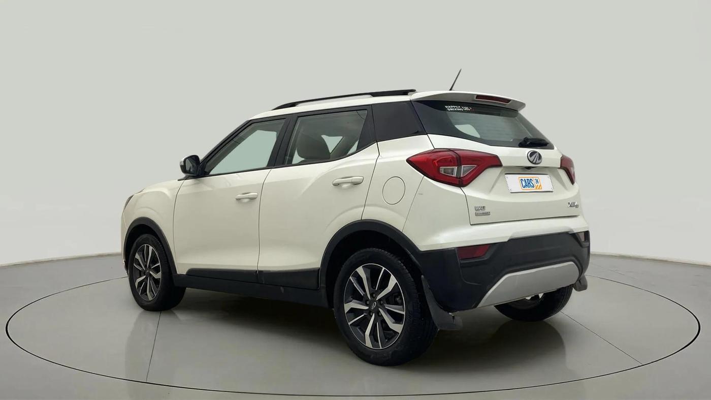 2022 Mahindra XUV300 W8 (O) 1.2 PETROL AMT, Petrol, Automatic, 41,723 km, Left Back Diagonal