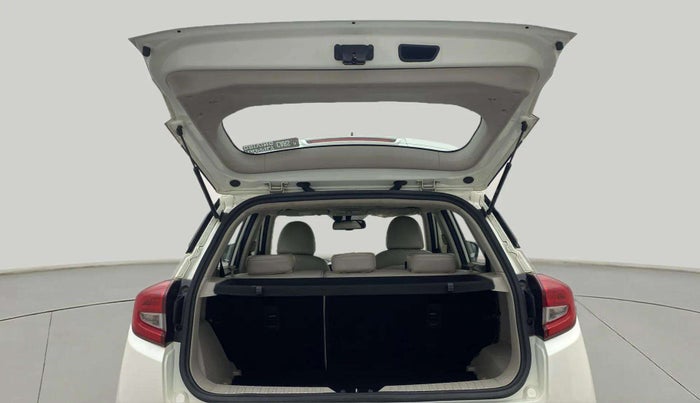 2022 Mahindra XUV300 W8 (O) 1.2 PETROL AMT, Petrol, Automatic, 41,723 km, Boot Door Open