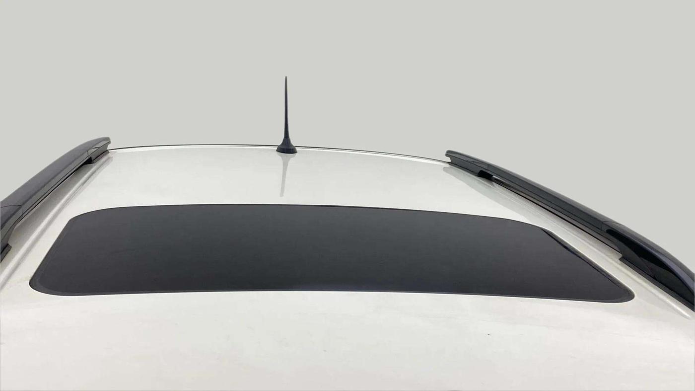 2022 Mahindra XUV300 W8 (O) 1.2 PETROL AMT, Petrol, Automatic, 41,723 km, Moonroof/ Sunroof
