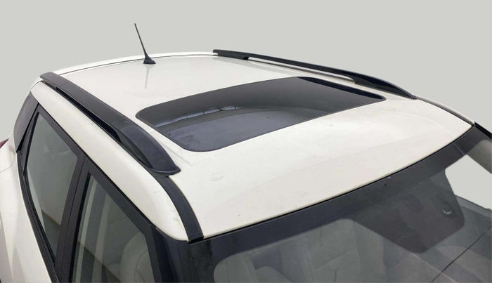 2022 Mahindra XUV300 W8 (O) 1.2 PETROL AMT, Petrol, Automatic, 41,723 km, Roof