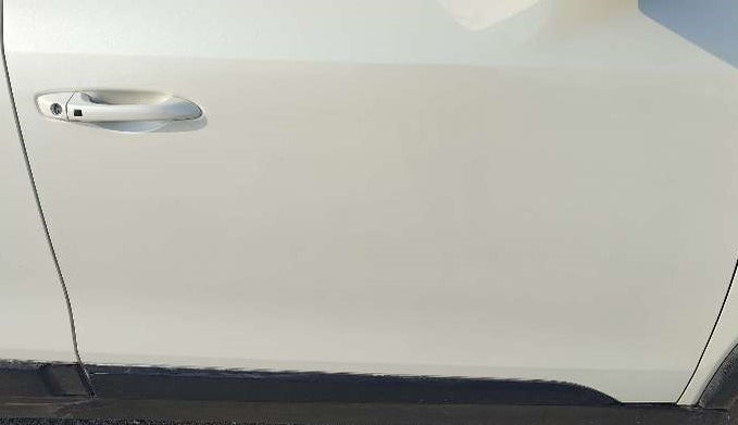 2022 Mahindra XUV300 W8 (O) 1.2 PETROL AMT, Petrol, Automatic, 41,723 km, Driver-side door - Paint minor damage