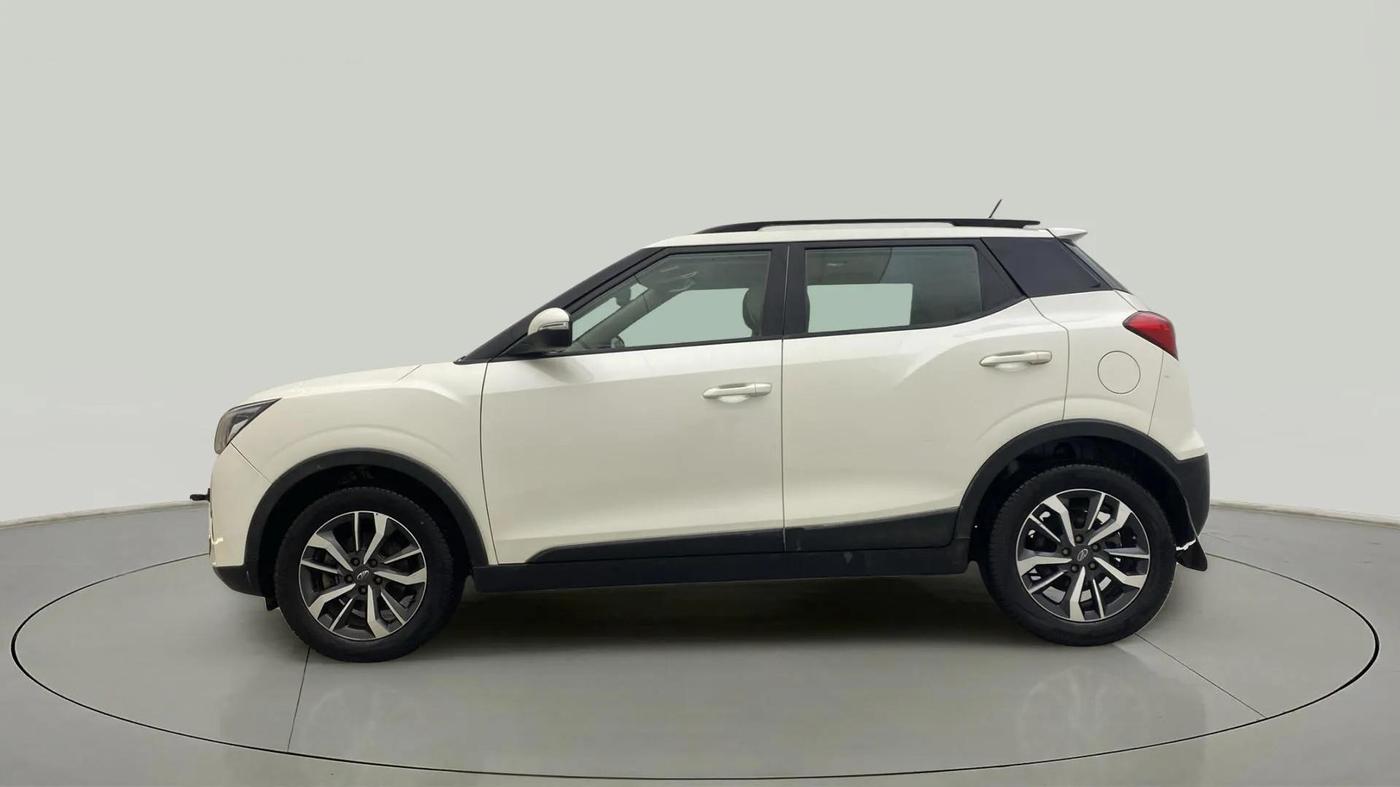 2022 Mahindra XUV300 W8 (O) 1.2 PETROL AMT, Petrol, Automatic, 41,723 km, Left Side