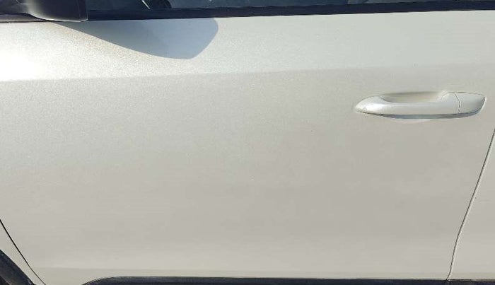 2022 Mahindra XUV300 W8 (O) 1.2 PETROL AMT, Petrol, Automatic, 41,723 km, Front passenger door - Paint minor damage