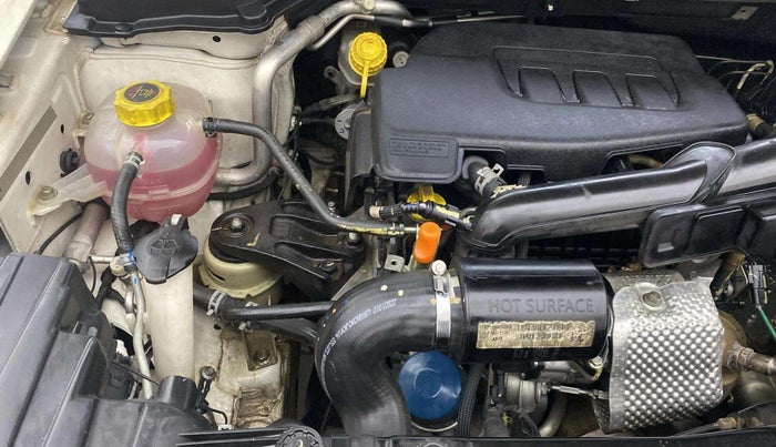 2022 Mahindra XUV300 W8 (O) 1.2 PETROL AMT, Petrol, Automatic, 41,723 km, Engine View - Right