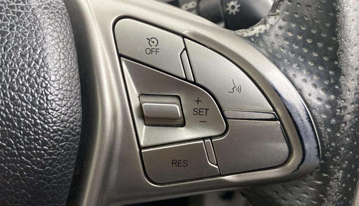 2022 Mahindra XUV300 W8 (O) 1.2 PETROL AMT, Petrol, Automatic, 41,723 km, Adaptive Cruise Control