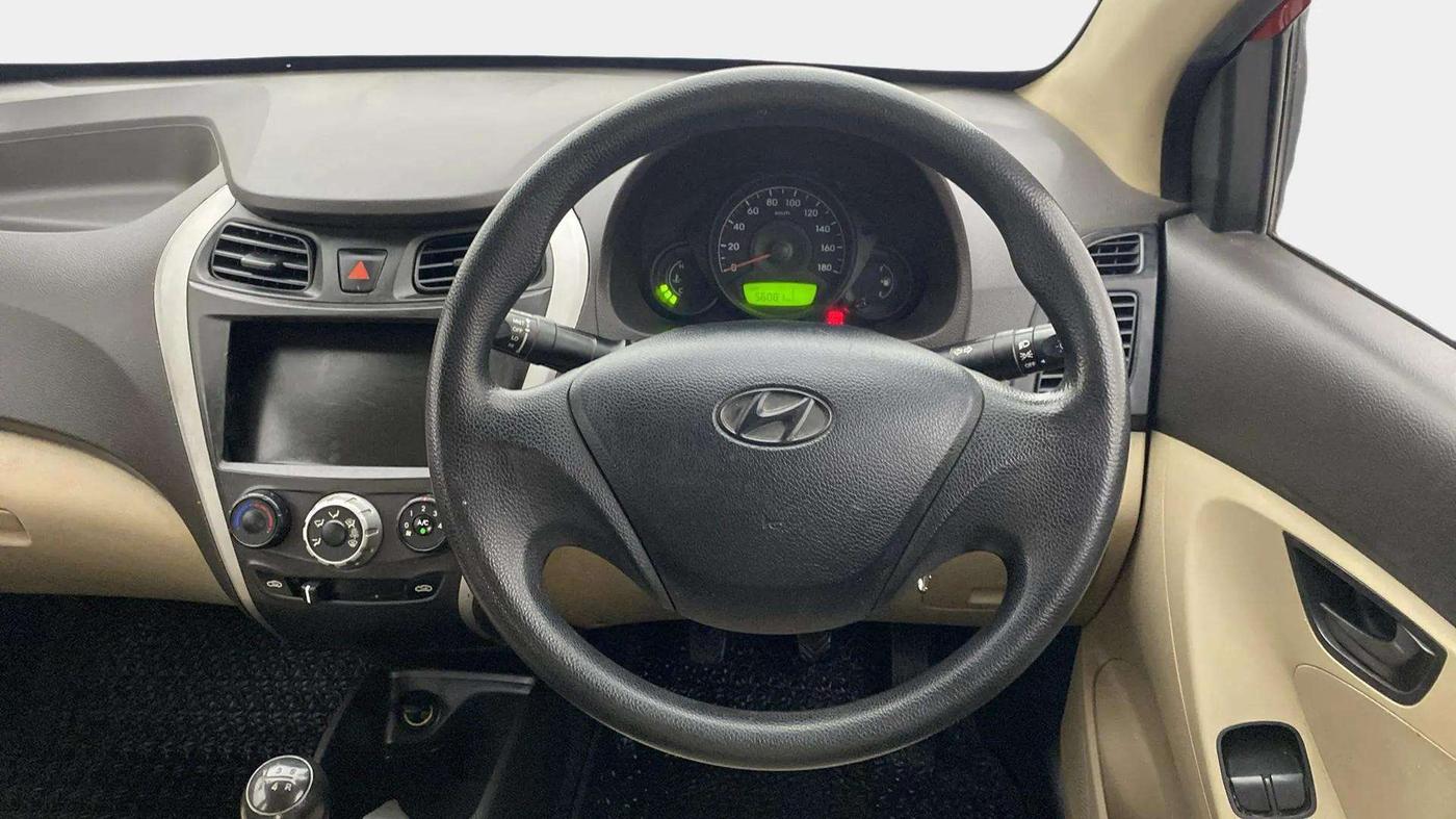 2014 Hyundai Eon ERA +, Petrol, Manual, 56,131 km, Steering Wheel Close Up
