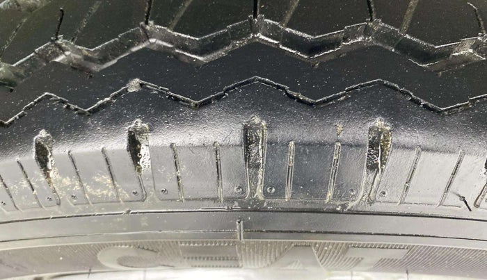 2021 Maruti Eeco 5 STR WITH A/C+HTR, Petrol, Manual, 8,607 km, Left Rear Tyre Tread